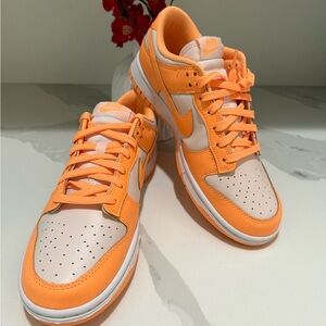 Nike Dunk Low, Peaches and Cream - 9.5W